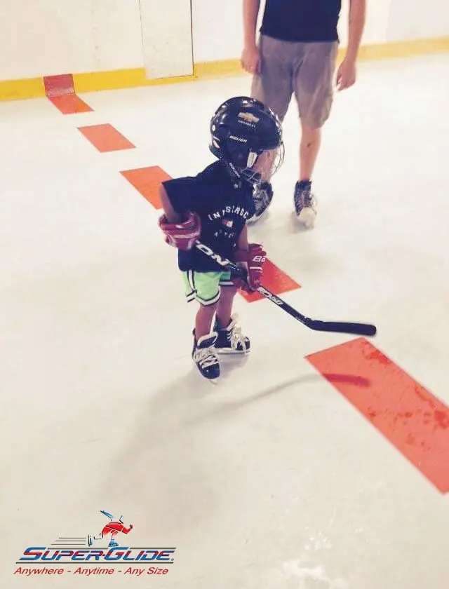 Hokej na lodzie syntetycznym